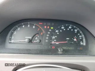2004 Toyota Camry LE z VIN 4T1BE32K14U844858, wystawiony jako Copart lot #57564715 z przebiegiem 242 775 mil mil oraz Czysty tytuł • Clean title. Historia ofert i sprzedaży dostępna na DreamBid. Obrazek 9.