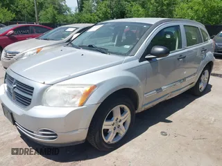 2007 Dodge Caliber SXT z VIN 1B3HB48B57D281615, wystawiony jako IAAI lot #42281412 z przebiegiem 129 842 mil mil oraz . Historia ofert i sprzedaży dostępna na DreamBid. Obrazek 2.