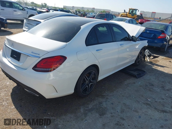 2020 Mercedes-Benz C 300 z VIN W1KWF8EB1LR594900, wystawiony jako IAAI lot #42076701 z przebiegiem 45 444 mil mil oraz . Historia ofert i sprzedaży dostępna na DreamBid. Obrazek 4.