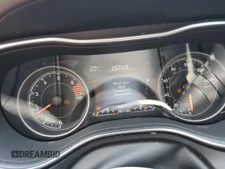 2019 Jeep Cherokee Limited с VIN 1C4PJLDB3KD381282, выставлен на аукционе Copart как лот 54244145 с пробегом 82 319 миль миль и Списание • Salvage title. История ставок и продаж доступна на DreamBid. Изображение 9.