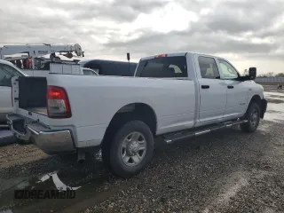 2021 Ram 2500 Tradesman with VIN 3C6UR5HJ5MG585149, listed as a Copart auction lot 84829774 with 114,586 mi miles and Salvage title. Bid and sale history available at DreamBid. Image 3.