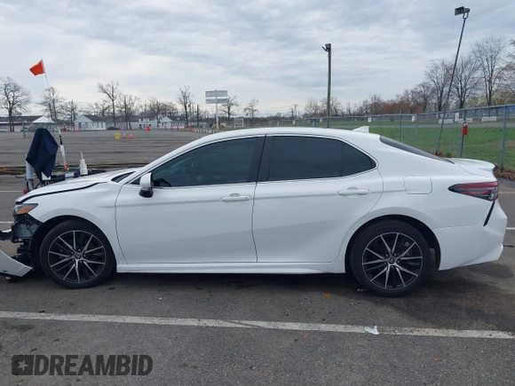 2023 Toyota Camry SE with VIN 4T1T11AK7PU722290, listed as a IAAI auction lot 41954940 with 29,825 mi miles and . Bid and sale history available at DreamBid. Image 15.