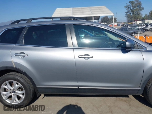 2013 Mazda CX-9 Touring z VIN JM3TB2CVXD0416533, wystawiony jako IAAI lot #42223034 z przebiegiem 135 990 mil mil oraz . Historia ofert i sprzedaży dostępna na DreamBid. Obrazek 13.
