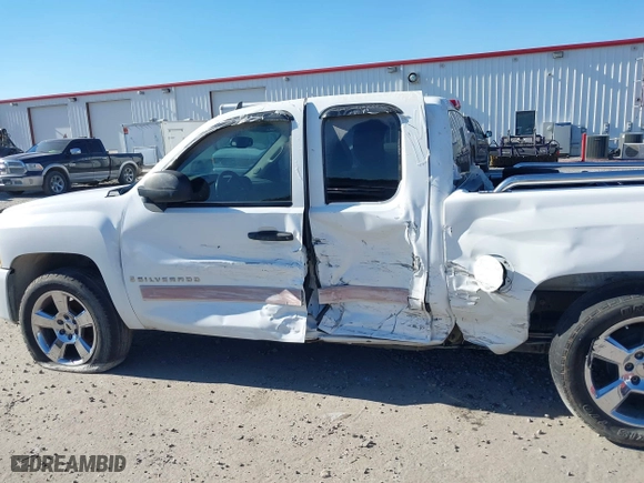 2007 Chevrolet Silverado 1500 LT w/1LT with VIN 1GCEC19J57Z502572, listed as a IAAI auction lot 36419017 with 408,345 mi miles. Bid and sale history available at carsss.com. Image 14.