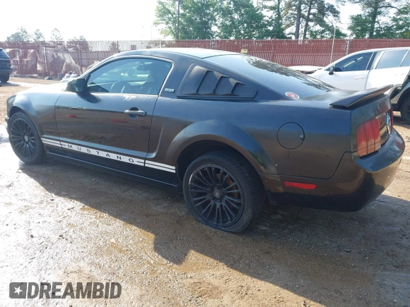 2005 Ford Mustang Deluxe with VIN 1ZVFT80N455247055, listed as a IAAI auction lot 42049726 with 182,342 mi miles and . Bid and sale history available at DreamBid. Image 3.