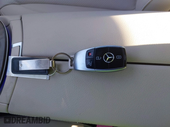 2022 Mercedes-Benz E-Class E 350 with VIN W1KZF8DB1NB084637, listed as a IAAI auction lot 41504750 with 21,046 mi miles. Bid and sale history available at carsss.com. Image 11.