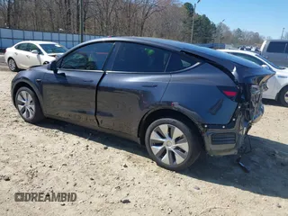 2024 Tesla Model Y Long Range z VIN 7SAYGDEE8RA262082, wystawiony jako IAAI lot #41834216 z przebiegiem 11 536 mil mil oraz . Historia ofert i sprzedaży dostępna na DreamBid. Obrazek 3.