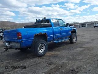 1998 Dodge 2500 with VIN 1B7KF23D6WJ148755, listed as a IAAI auction lot 42001617 with 259,540 mi miles. Bid and sale history available at carsss.com. Image 4.
