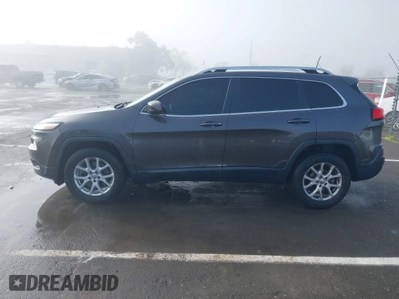 2017 Jeep Cherokee Latitude z VIN 1C4PJLCB7HW668185, wystawiony jako IAAI lot #41826925 z przebiegiem 172 790 mil mil oraz . Historia ofert i sprzedaży dostępna na DreamBid. Obrazek 14.