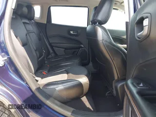 2019 Jeep Compass Latitude z VIN 3C4NJDBB2KT650866, wystawiony jako IAAI lot #42363259 z przebiegiem 43 202 mil mil oraz . Historia ofert i sprzedaży dostępna na DreamBid. Obrazek 8.