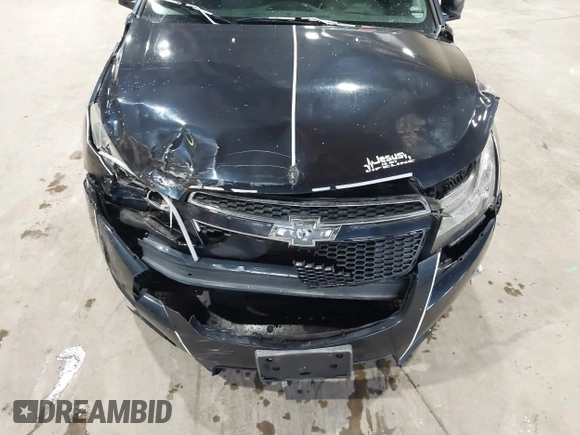 2014 Chevrolet Cruze LS z VIN 1G1PA5SH3E7473796, wystawiony jako IAAI lot #42191642 z przebiegiem 63 873 mil mil oraz . Historia ofert i sprzedaży dostępna na DreamBid. Obrazek 6.