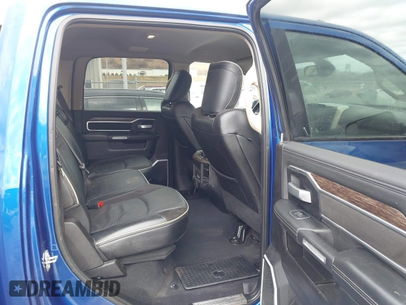 2019 Ram 2500 Laramie with VIN 3C6UR5FL1KG640911, listed as a IAAI auction lot 41668058 with 35,520 mi miles. Bid and sale history available at carsss.com. Image 8.