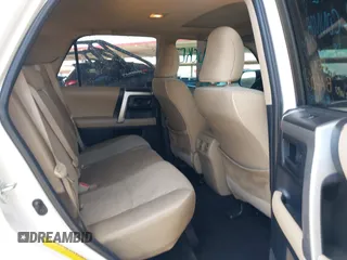 2011 Toyota 4Runner Trail z VIN JTEBU5JR6B5043167, wystawiony jako IAAI lot #42400681 z przebiegiem 265 137 mil mil oraz . Historia ofert i sprzedaży dostępna na DreamBid. Obrazek 8.