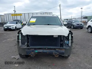 2015 GMC Yukon XL SLT with VIN 1GKS2HKC7FR100534, listed as a IAAI auction lot 41229658 with 207,947 mi miles. Bid and sale history available at carsss.com. Image 11.