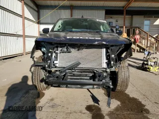 2024 Ford Expedition XL with VIN 1FMJU1G83REA45424, listed as a Copart auction lot 77424204 with 9,690 mi miles and Salvage Title. Bid and sale history available at carsss.com. Image 5.