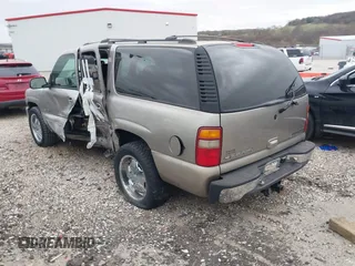 2000 Chevrolet Suburban LT with VIN 3GNFK16TXYG176564, listed as a IAAI auction lot 41785033 with 254,323 mi miles. Bid and sale history available at carsss.com. Image 3.