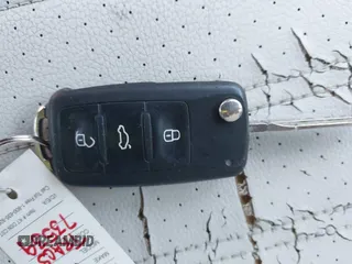 2015 Volkswagen Jetta SE z VIN 3VWD17AJ2FM203540, wystawiony jako IAAI lot #41764738 z przebiegiem Nie podano mil oraz . Historia ofert i sprzedaży dostępna na DreamBid. Obrazek 11.