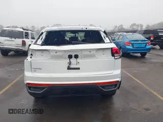 2024 Volkswagen Atlas SE z VIN 1V2JE2CA9RC238428, wystawiony jako IAAI lot #41340830 z przebiegiem 6 992 mil mil oraz . Historia ofert i sprzedaży dostępna na DreamBid. Obrazek 17.