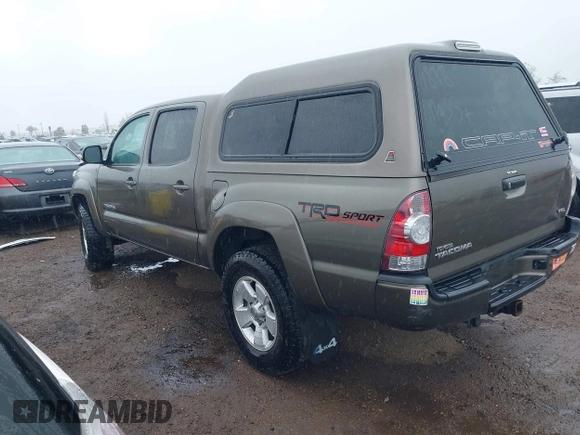2014 Toyota Tacoma with VIN 5TFLU4EN6EX104410, listed as a IAAI auction lot 41925708 with 189,375 mi miles. Bid and sale history available at carsss.com. Image 3.
