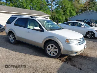 2008 Ford Taurus X Eddie Bauer z VIN 1FMDK07WX8GA15996, wystawiony jako IAAI lot #42221226 z przebiegiem 137 102 mil mil oraz . Historia ofert i sprzedaży dostępna na DreamBid. Obrazek 1.