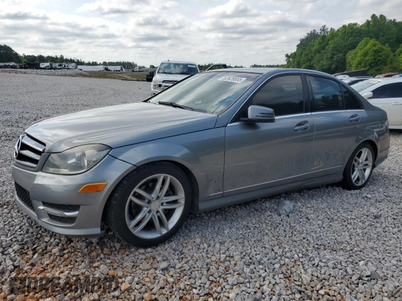 2014 Mercedes-Benz C 250 Sport z VIN WDDGF4HB8EA942721, wystawiony jako Copart lot #52629855 z przebiegiem 151 421 mil mil oraz Szkoda całkowita • Salvage title. Historia ofert i sprzedaży dostępna na DreamBid. Obrazek 1.