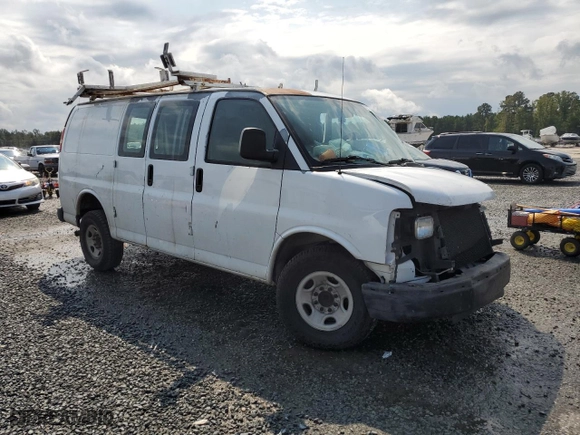 2007 Chevrolet Express Cargo Van with VIN 1GCHG35U871114506, listed as a Copart auction lot 72678544 with 272,970 mi miles and Salvage Title. Bid and sale history available at carsss.com. Image 4.