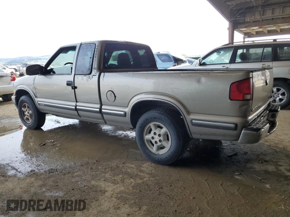 2002 Chevrolet S-10 LS with VIN 1GCDT19WX28203312, listed as a Copart auction lot 50012275 with 253,514 mi miles and Clean Title. Bid and sale history available at carsss.com. Image 2.