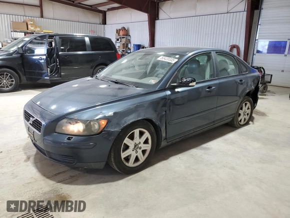 2005 Volvo S40 z VIN YV1MS382252110668, wystawiony jako Copart lot #50420335 z przebiegiem 155 900 mil mil oraz Szkoda całkowita • Salvage title. Historia ofert i sprzedaży dostępna na DreamBid. Obrazek 1.