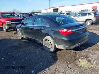 2014 Chrysler 200 LX z VIN 1C3CCBAB0EN146350, wystawiony jako IAAI lot #41527142 z przebiegiem 134 412 mil mil oraz . Historia ofert i sprzedaży dostępna na DreamBid. Obrazek 14.