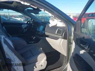 2018 Toyota Highlander Hybrid Limited with VIN 5TDDGRFH8JS045443, listed as a IAAI auction lot 41256831 with 105,736 mi miles and . Bid and sale history available at DreamBid. Image 5.