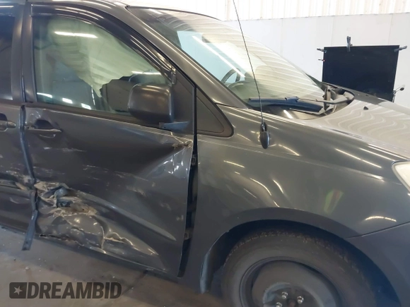 2006 Toyota Sienna CE with VIN 5TDZA23C46S433820, listed as a IAAI auction lot 41248882 with 256,856 mi miles. Bid and sale history available at carsss.com. Image 12.