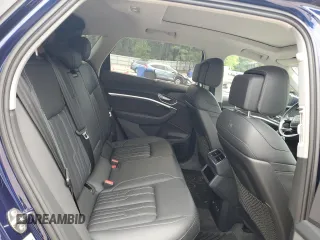 2021 Audi e-tron Prestige z VIN WA1VAAGE6MB016508, wystawiony jako Copart lot #64883204 z przebiegiem 44 953 mil mil oraz Szkoda całkowita • Salvage title. Historia ofert i sprzedaży dostępna na DreamBid. Obrazek 11.