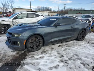 2021 Chevrolet Camaro ZL1 with VIN 1G1FJ1R60M0105348, listed as a Copart auction lot 44238115 with 15,373 mi miles and Salvage Title. Bid and sale history available at carsss.com. Image 1.