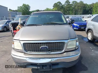 2001 Ford Expedition XLT with VIN 1FMRU15W71LA29912, listed as a IAAI auction lot 42422518 with 386,554 mi miles and . Bid and sale history available at DreamBid. Image 6.