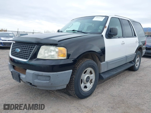2003 Ford Expedition Special Service with VIN 1FMPU16L83LB21609, listed as a IAAI auction lot 40868519 with 125,518 mi miles. Bid and sale history available at carsss.com. Image 2.