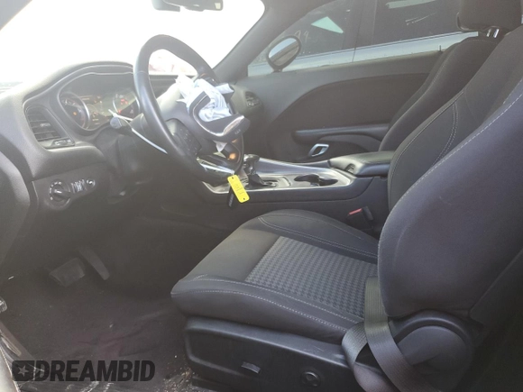 2019 Dodge Challenger SXT z VIN 2C3CDZAG8KH509337, wystawiony jako Copart lot #46736435 z przebiegiem 71 991 mil mil oraz Szkoda całkowita • Salvage title. Historia ofert i sprzedaży dostępna na DreamBid. Obrazek 7.