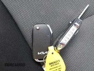 2022 Kia Forte LXS z VIN 3KPF24AD3NE490610, wystawiony jako IAAI lot #41710588 z przebiegiem 47 183 mil mil oraz . Historia ofert i sprzedaży dostępna na DreamBid. Obrazek 11.