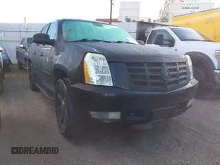 2008 Cadillac Escalade EXT z VIN 3GYFK62808G147107, wystawiony jako IAAI lot #41397796 z przebiegiem Nie podano mil oraz . Historia ofert i sprzedaży dostępna na DreamBid. Obrazek 1.