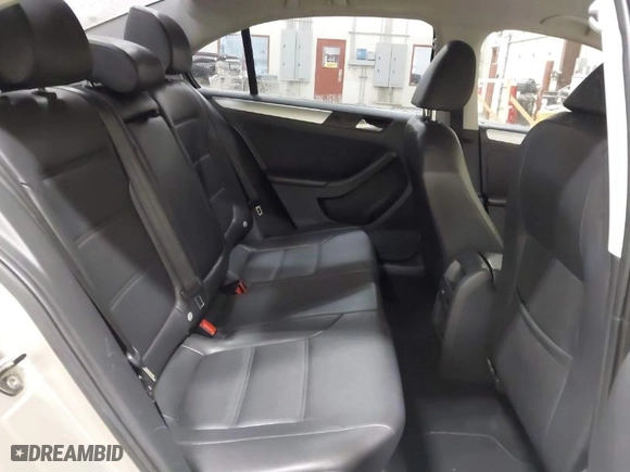 2014 Volkswagen Jetta Sedan SE with VIN 3VWD17AJ9EM241667, listed as a IAAI auction lot 41657090 with 114,641 mi miles. Bid and sale history available at carsss.com. Image 8.