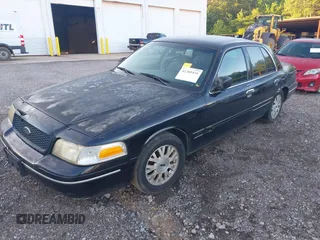 2003 Ford Crown Victoria LX z VIN 2FAFP74WX3X136631, wystawiony jako IAAI lot #42269451 z przebiegiem 369 733 mil mil oraz . Historia ofert i sprzedaży dostępna na DreamBid. Obrazek 2.