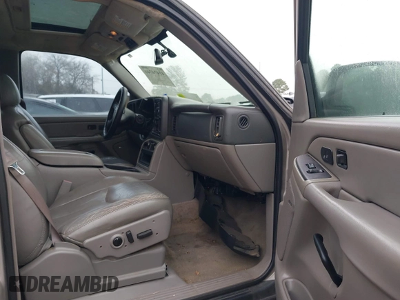 2006 Chevrolet Tahoe LT with VIN 1GNEC13ZX6R112202, listed as a IAAI auction lot 41474740 with 385,902 mi miles. Bid and sale history available at carsss.com. Image 5.