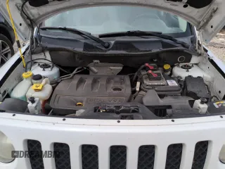 2014 Jeep Patriot Latitude с VIN 1C4NJRFB0ED760056, выставлен на аукционе Copart как лот 58931465 с пробегом 192 469 миль миль и Списание • Salvage title. История ставок и продаж доступна на DreamBid. Изображение 11.