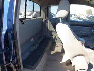 2008 Toyota Tacoma PreRunner with VIN 5TETU62N78Z590352, listed as a IAAI auction lot 41818321 with 190,762 mi miles. Bid and sale history available at carsss.com. Image 8.