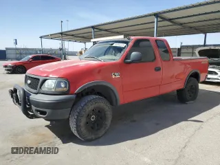 2001 Ford F-150 XL z VIN 1FTPX18L01NB70118, wystawiony jako Copart lot #50995225 z przebiegiem 247 196 mil mil oraz Szkoda całkowita • Salvage title. Historia ofert i sprzedaży dostępna na DreamBid. Obrazek 1.