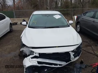 2024 Nissan Sentra S z VIN 3N1AB8BV0RY310208, wystawiony jako IAAI lot #41774546 z przebiegiem 17 828 mil mil oraz . Historia ofert i sprzedaży dostępna na DreamBid. Obrazek 13.