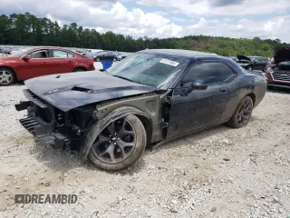 2020 Dodge Challenger SXT z VIN 2C3CDZAGXLH230828, wystawiony jako Copart lot #61417884 z przebiegiem 77 157 mil mil oraz Nie do naprawy • Non repairable. Historia ofert i sprzedaży dostępna na DreamBid. Obrazek 1.