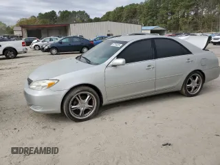 2002 Toyota Camry XLE z VIN 4T1BF32K62U532786, wystawiony jako Copart lot #53769225 z przebiegiem 210 988 mil mil oraz Szkoda całkowita • Salvage title. Historia ofert i sprzedaży dostępna na DreamBid. Obrazek 1.
