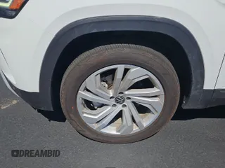 2023 Volkswagen Atlas SE с VIN 1V2HR2CA7PC526108, выставлен на аукционе IAAI как лот 42844449 с пробегом 38 696 миль миль и . История ставок и продаж доступна на DreamBid. Изображение 16.