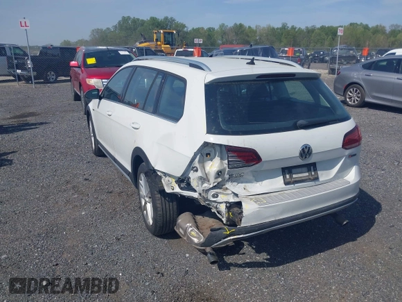 2019 Volkswagen Golf S z VIN 3VWH17AUXKM501078, wystawiony jako IAAI lot #42158280 z przebiegiem 57 049 mil mil oraz . Historia ofert i sprzedaży dostępna na DreamBid. Obrazek 3.