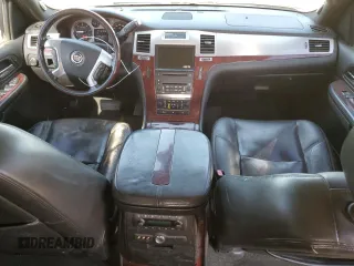2008 Cadillac Escalade z VIN 1GYFK63808R180204, wystawiony jako Copart lot #55704295 z przebiegiem 156 101 mil mil oraz Szkoda całkowita • Salvage title. Historia ofert i sprzedaży dostępna na DreamBid. Obrazek 8.